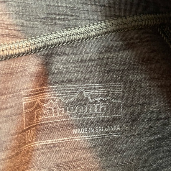 Patagonia Capri Gray Leggings w/inside waist pocket - Picture 4 of 5